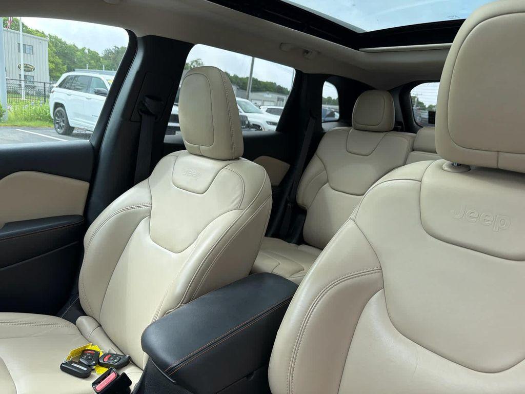 used 2016 Jeep Cherokee car, priced at $17,569