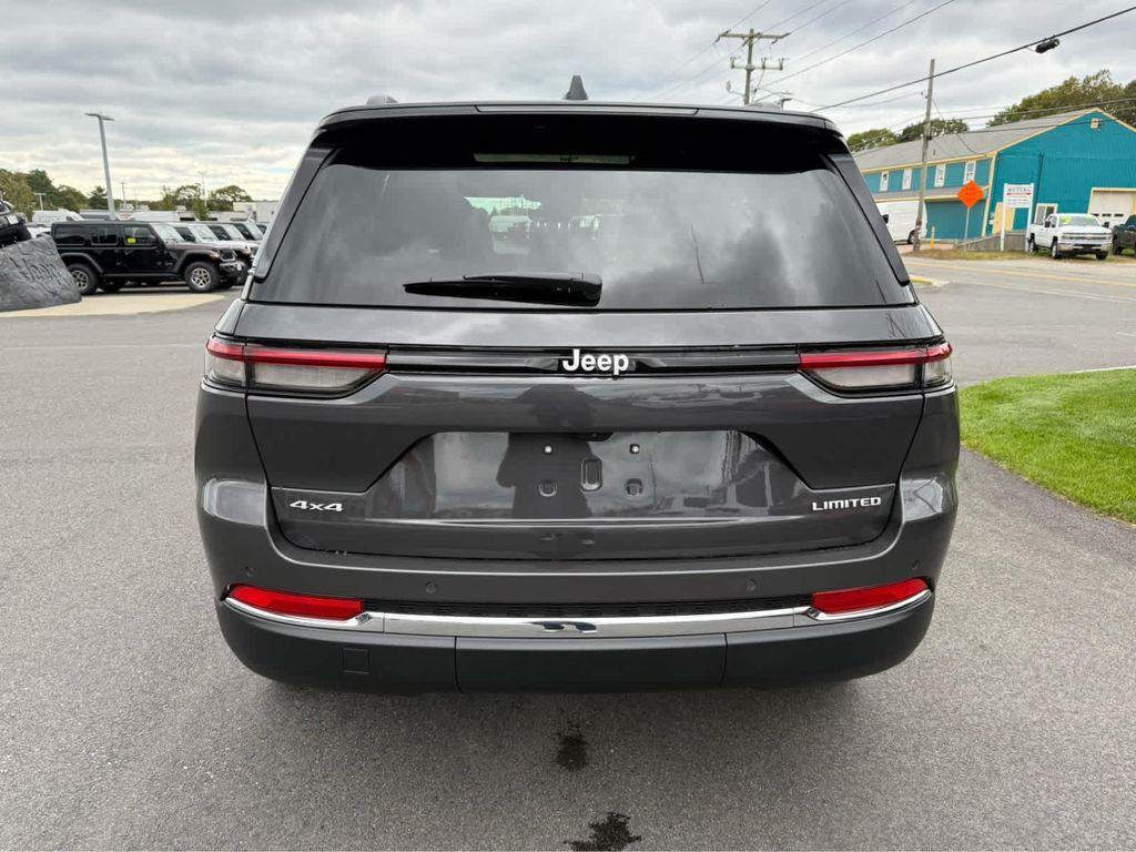 new 2025 Jeep Grand Cherokee car, priced at $48,250