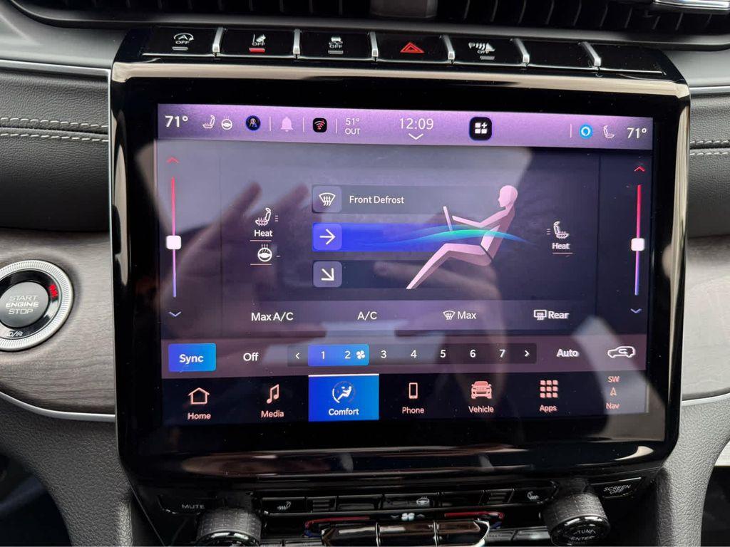 new 2025 Jeep Grand Cherokee car, priced at $48,250