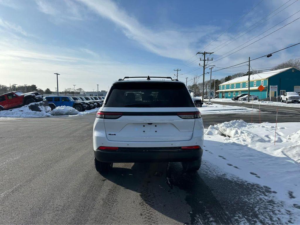 used 2023 Jeep Grand Cherokee car, priced at $29,975