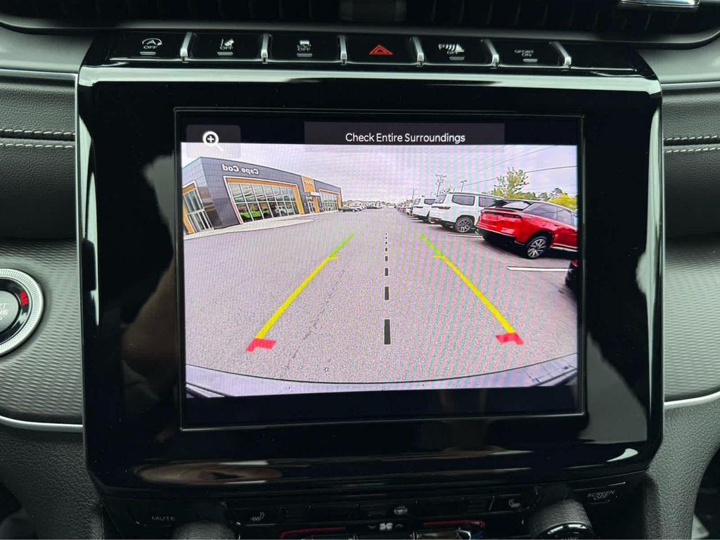 new 2025 Jeep Grand Cherokee car, priced at $42,250