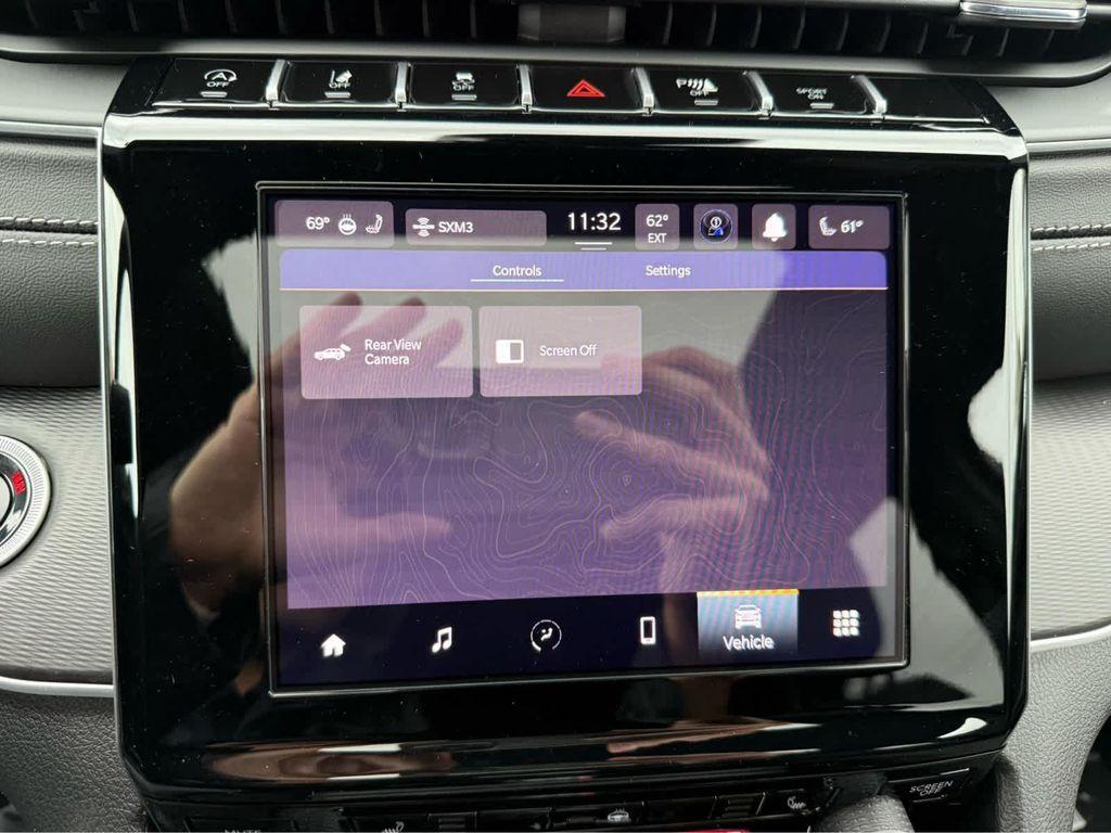 new 2025 Jeep Grand Cherokee car, priced at $42,250