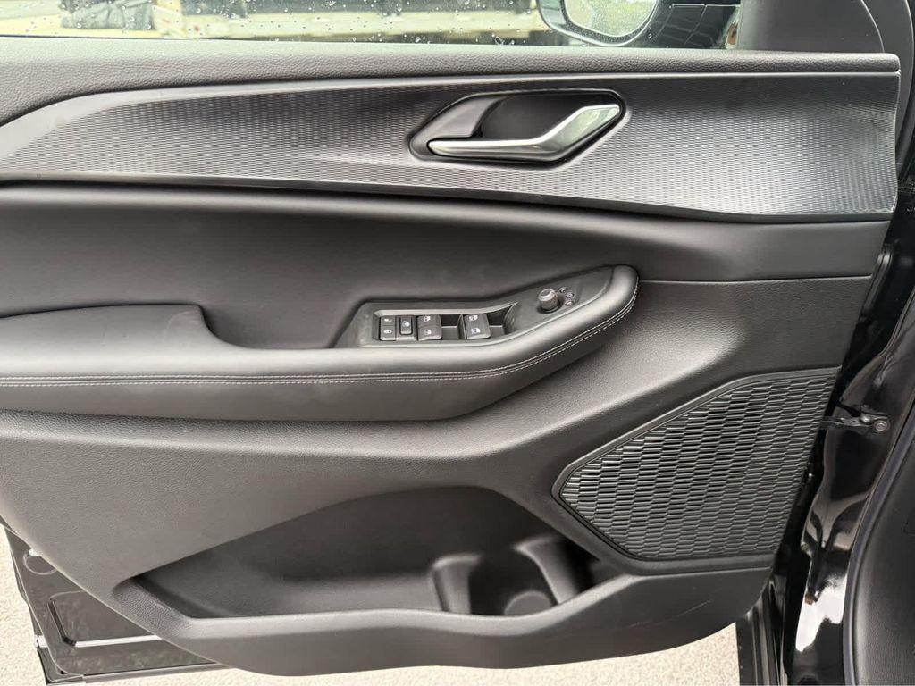 new 2025 Jeep Grand Cherokee car, priced at $42,250