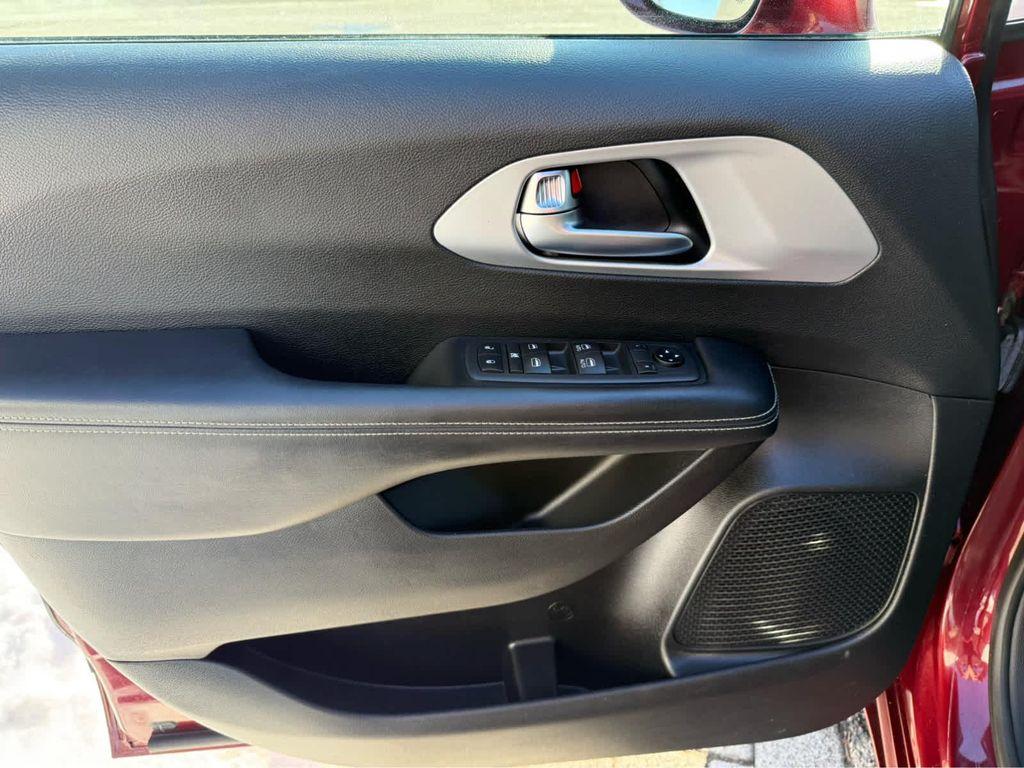 used 2021 Chrysler Pacifica car, priced at $28,675