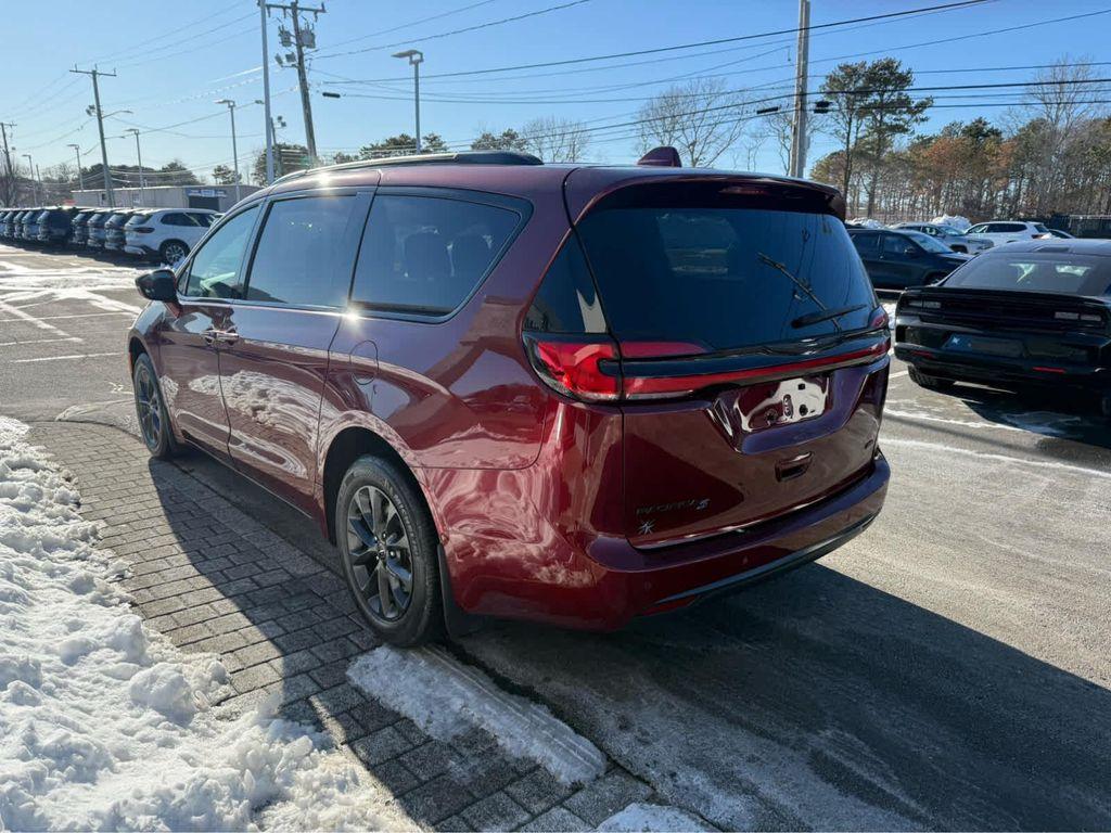 used 2021 Chrysler Pacifica car, priced at $28,675