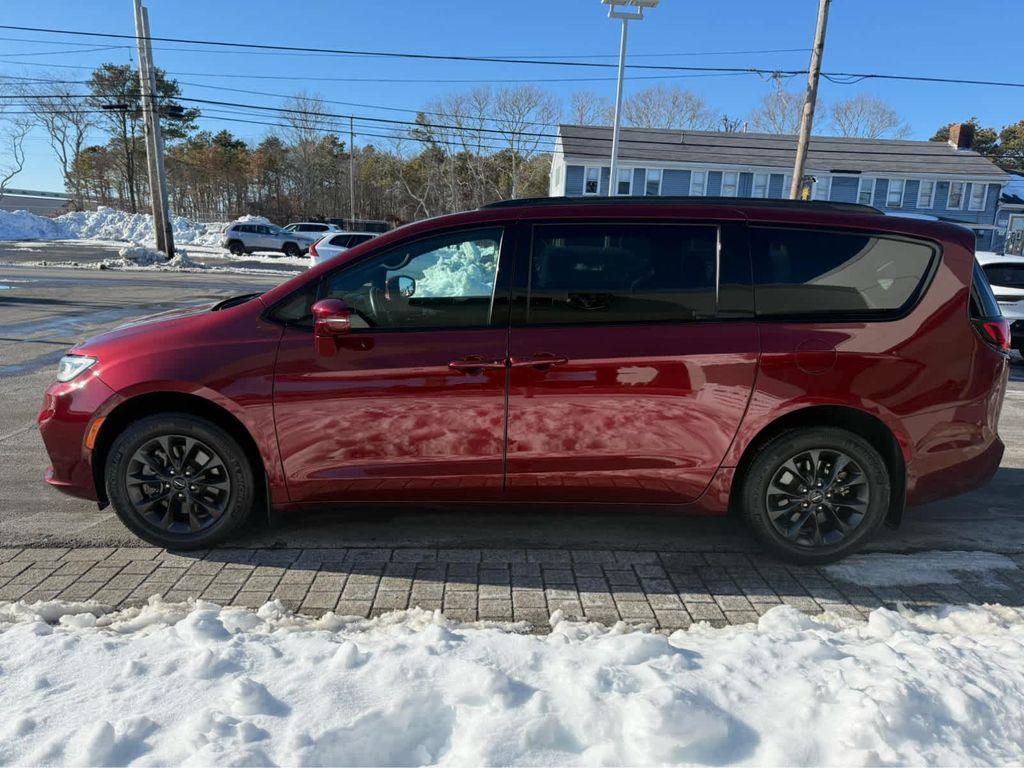 used 2021 Chrysler Pacifica car, priced at $28,675