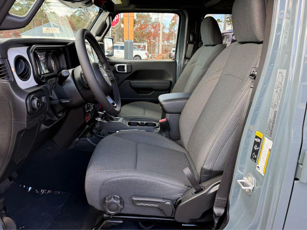 new 2026 Jeep Wrangler car, priced at $47,121