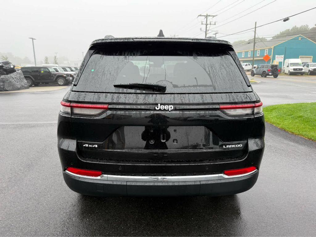 new 2025 Jeep Grand Cherokee car, priced at $35,950
