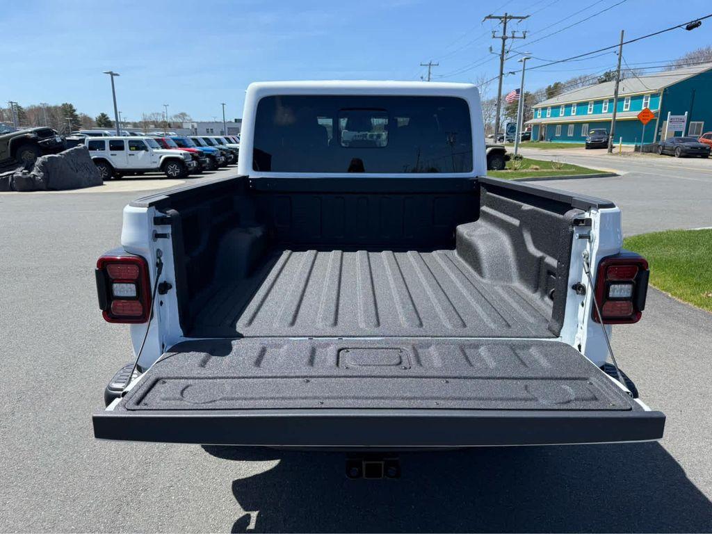 new 2026 Jeep Gladiator car, priced at $51,553