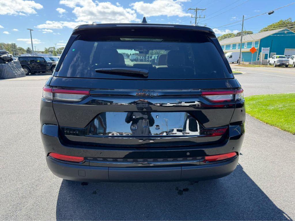 new 2025 Jeep Grand Cherokee car, priced at $48,450