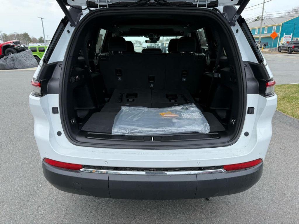 new 2026 Jeep Grand Cherokee L car, priced at $44,432