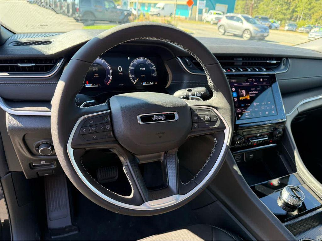 new 2025 Jeep Grand Cherokee car, priced at $43,750