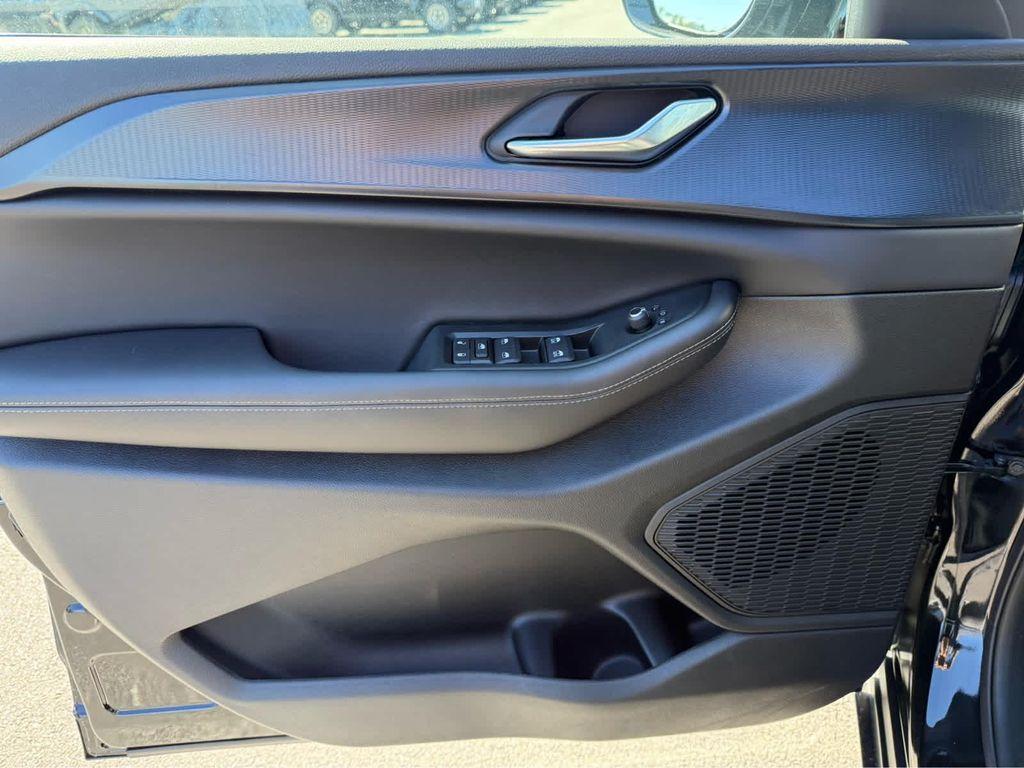 new 2025 Jeep Grand Cherokee car, priced at $43,750