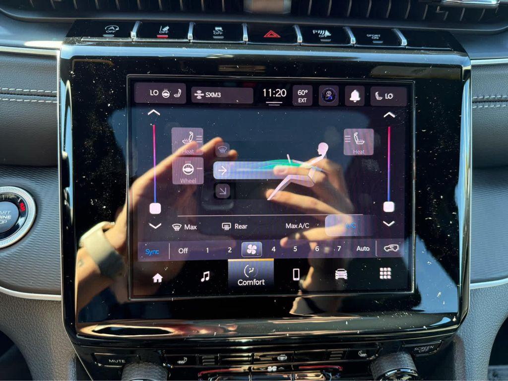 new 2025 Jeep Grand Cherokee car, priced at $43,750