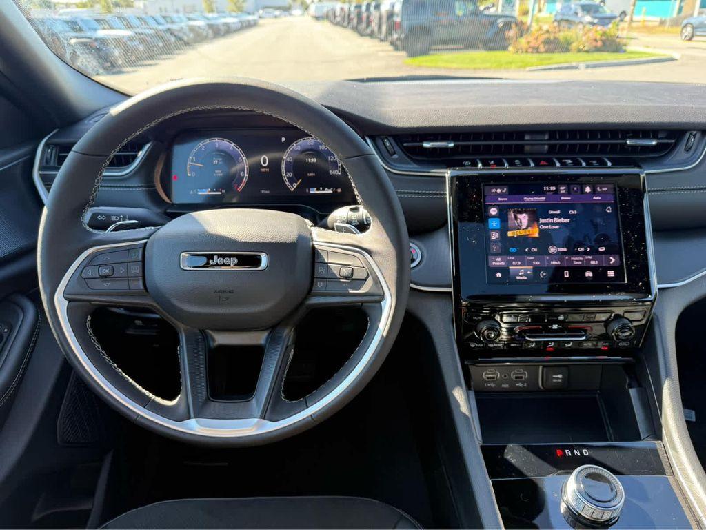 new 2025 Jeep Grand Cherokee car, priced at $43,750