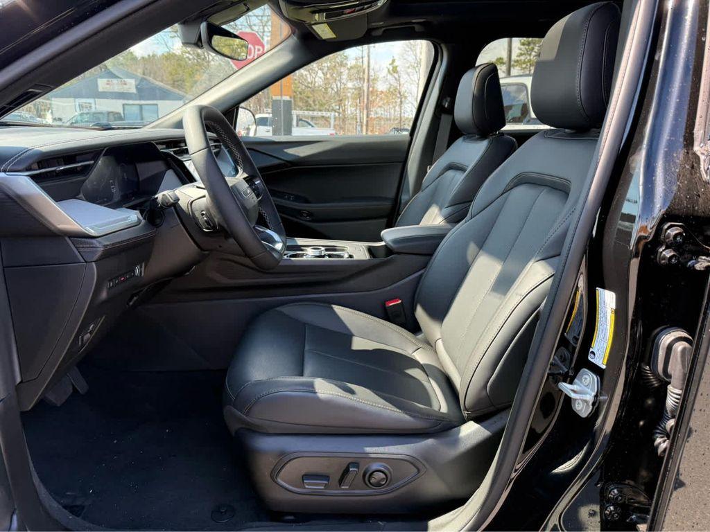 new 2026 Jeep Cherokee car, priced at $42,283