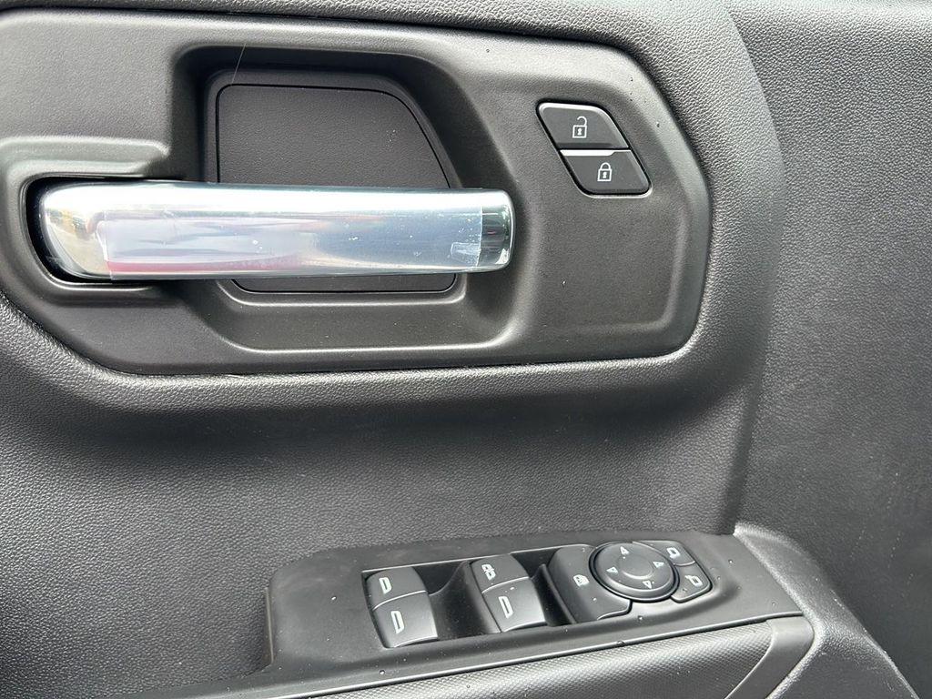 new 2026 GMC Sierra 1500 car, priced at $51,932