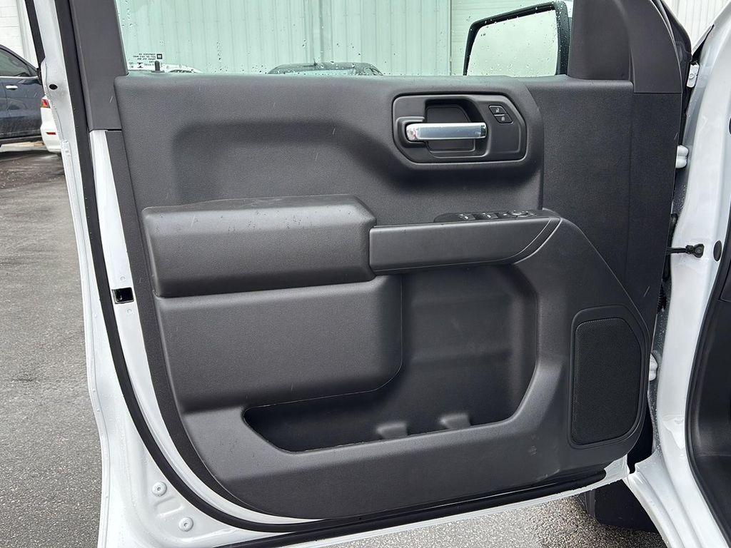 new 2026 GMC Sierra 1500 car, priced at $51,932