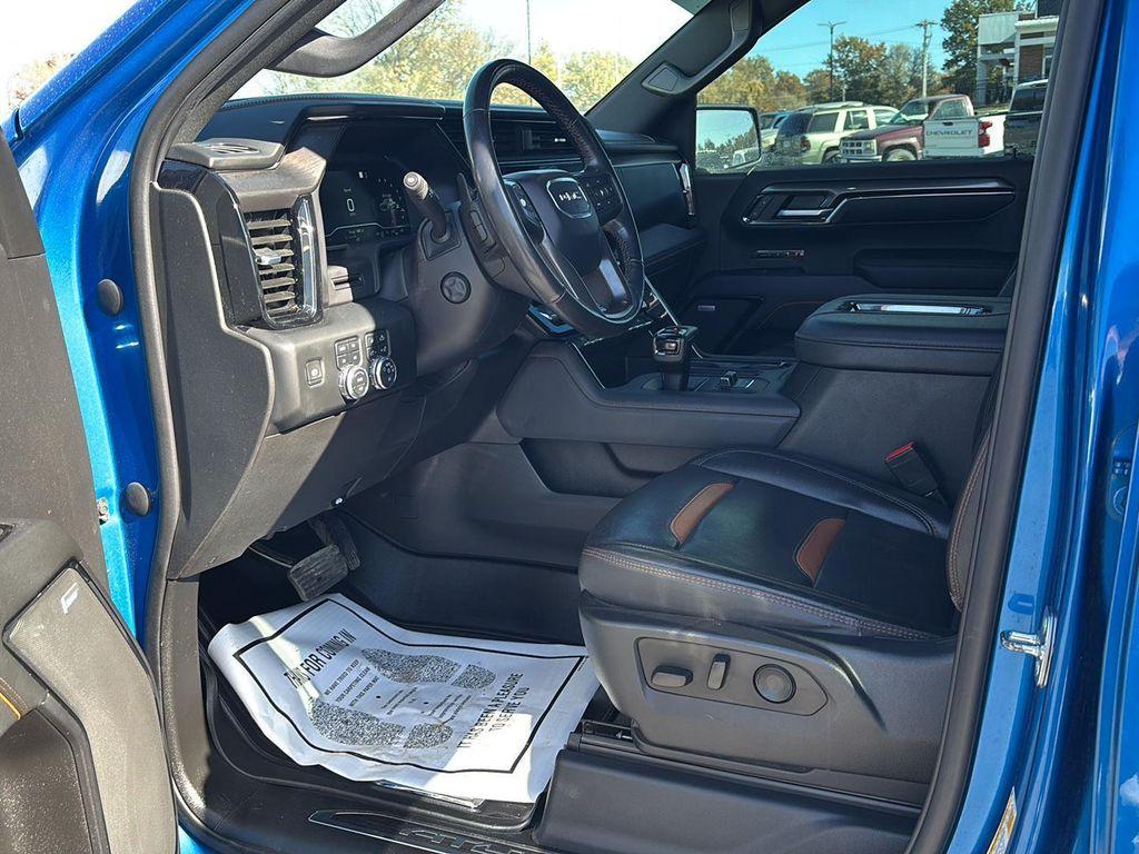 used 2022 GMC Sierra 1500 car, priced at $40,295