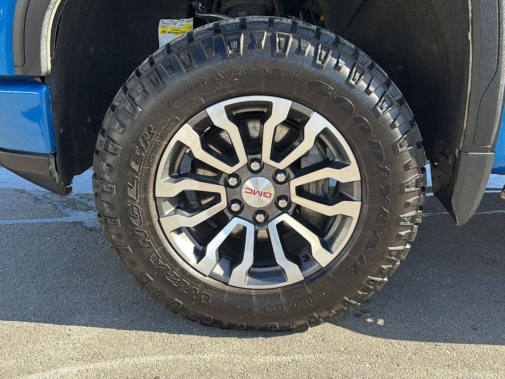 used 2022 GMC Sierra 1500 car, priced at $40,295