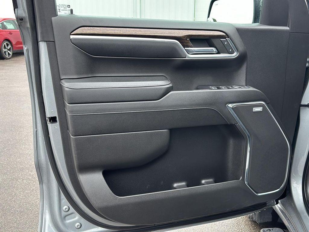 used 2023 GMC Sierra 1500 car, priced at $42,985