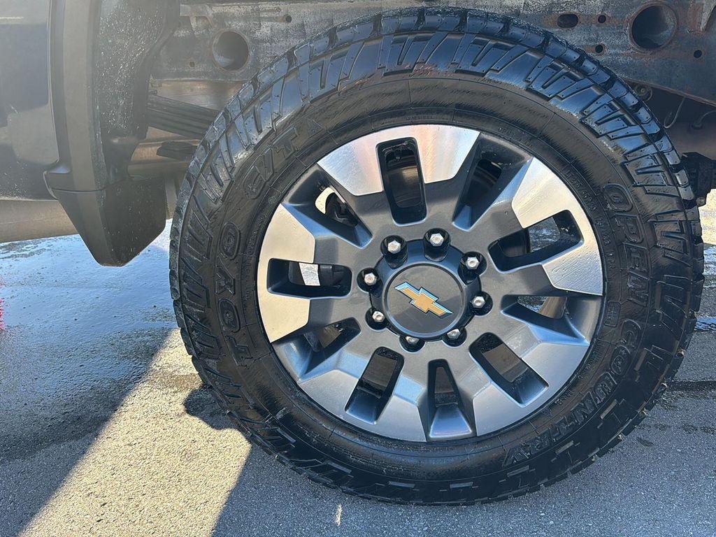 used 2021 Chevrolet Silverado 2500 car, priced at $37,795