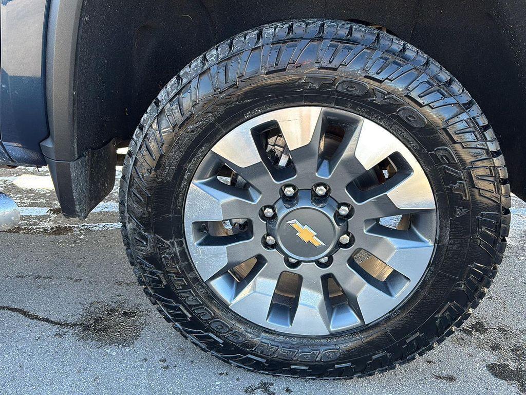 used 2021 Chevrolet Silverado 2500 car, priced at $37,795