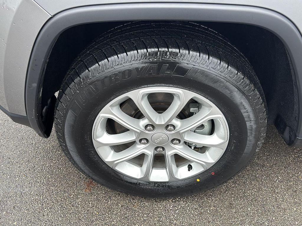 used 2021 Jeep Grand Cherokee car, priced at $25,995