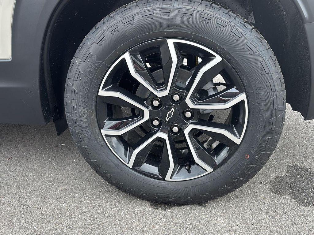 new 2026 Chevrolet TrailBlazer car, priced at $33,830