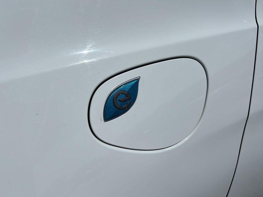 used 2023 Chrysler Pacifica Hybrid car, priced at $26,047
