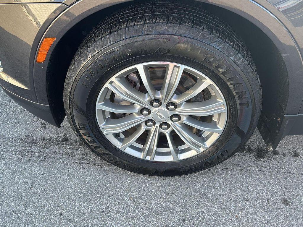 used 2017 Cadillac XT5 car, priced at $17,210