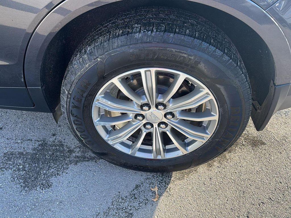 used 2017 Cadillac XT5 car, priced at $17,210