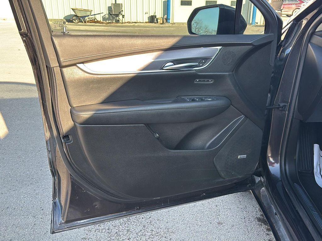 used 2017 Cadillac XT5 car, priced at $17,210