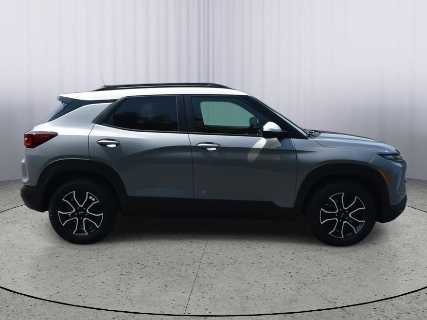 new 2025 Chevrolet TrailBlazer car, priced at $28,580