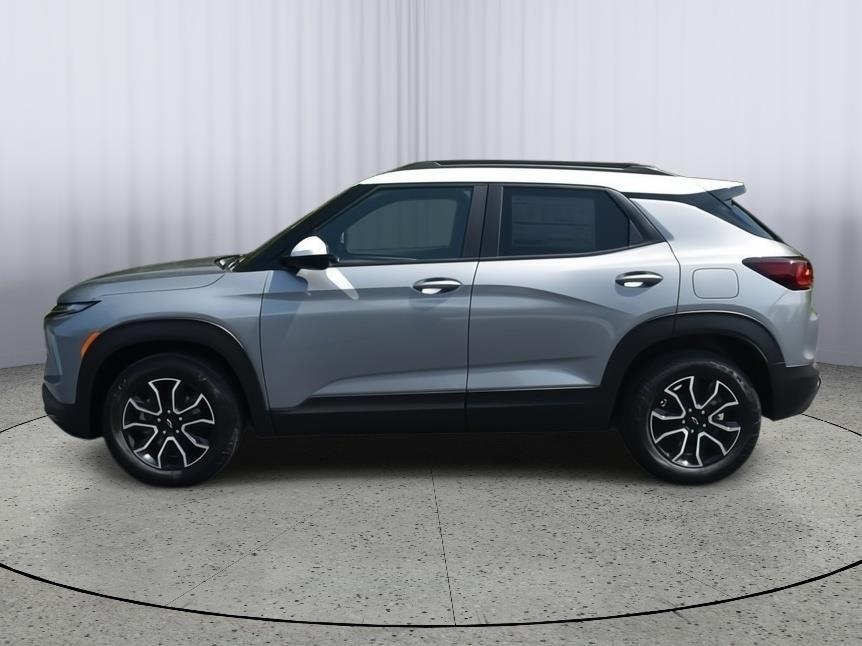 new 2025 Chevrolet TrailBlazer car, priced at $28,580
