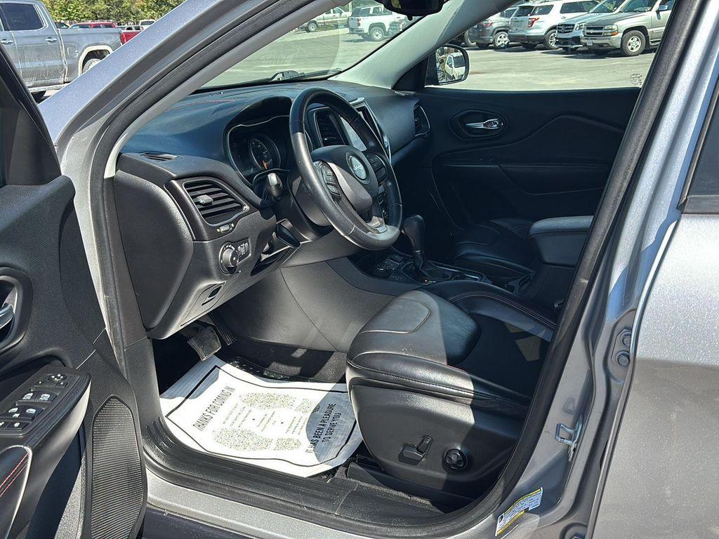 used 2020 Jeep Cherokee car, priced at $17,095