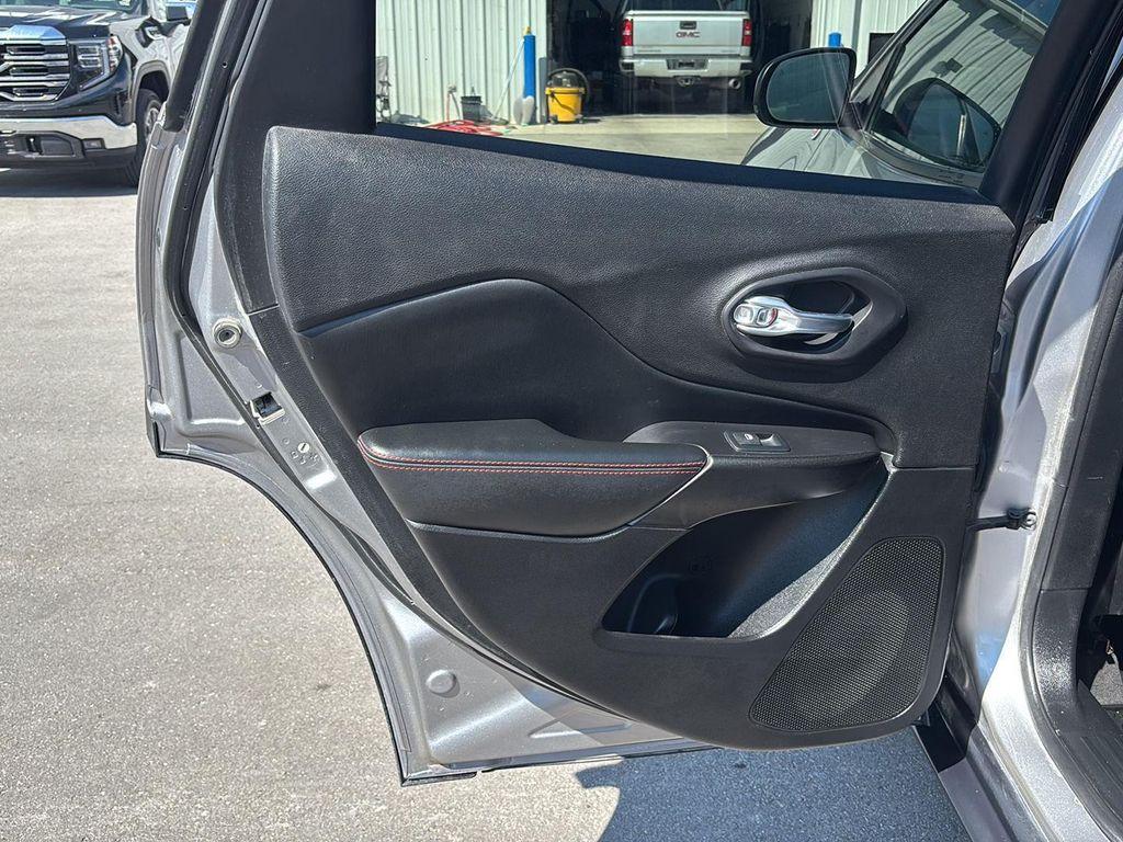 used 2020 Jeep Cherokee car, priced at $17,095