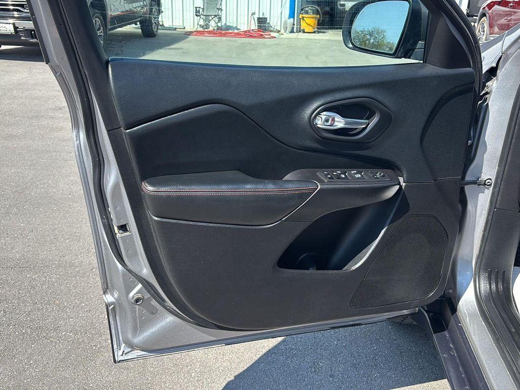 used 2020 Jeep Cherokee car, priced at $17,095