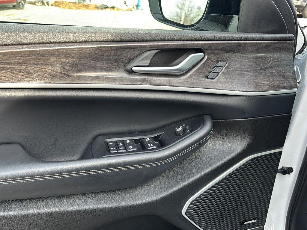 used 2024 Jeep Grand Cherokee 4xe car, priced at $27,948