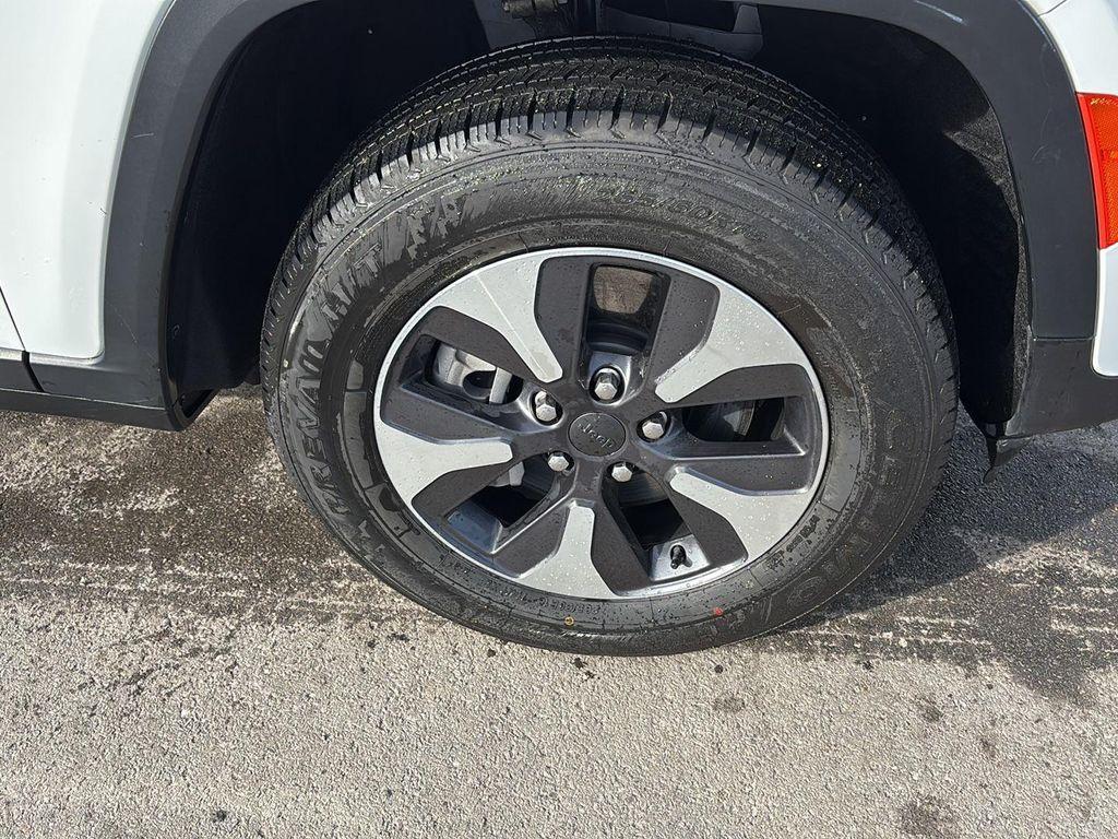 used 2024 Jeep Grand Cherokee 4xe car, priced at $27,948