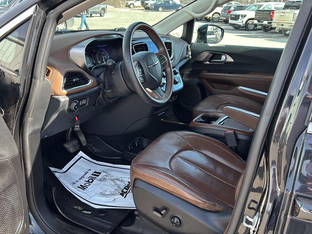 used 2017 Chrysler Pacifica car, priced at $14,895