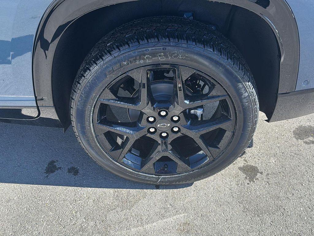 new 2026 Chevrolet Traverse car, priced at $57,820