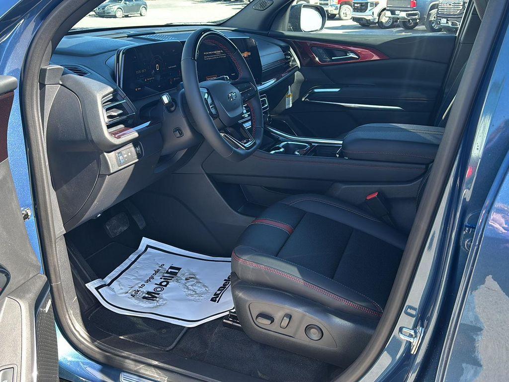 new 2026 Chevrolet Traverse car, priced at $57,820