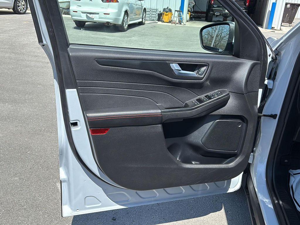 used 2025 Ford Escape car, priced at $26,995