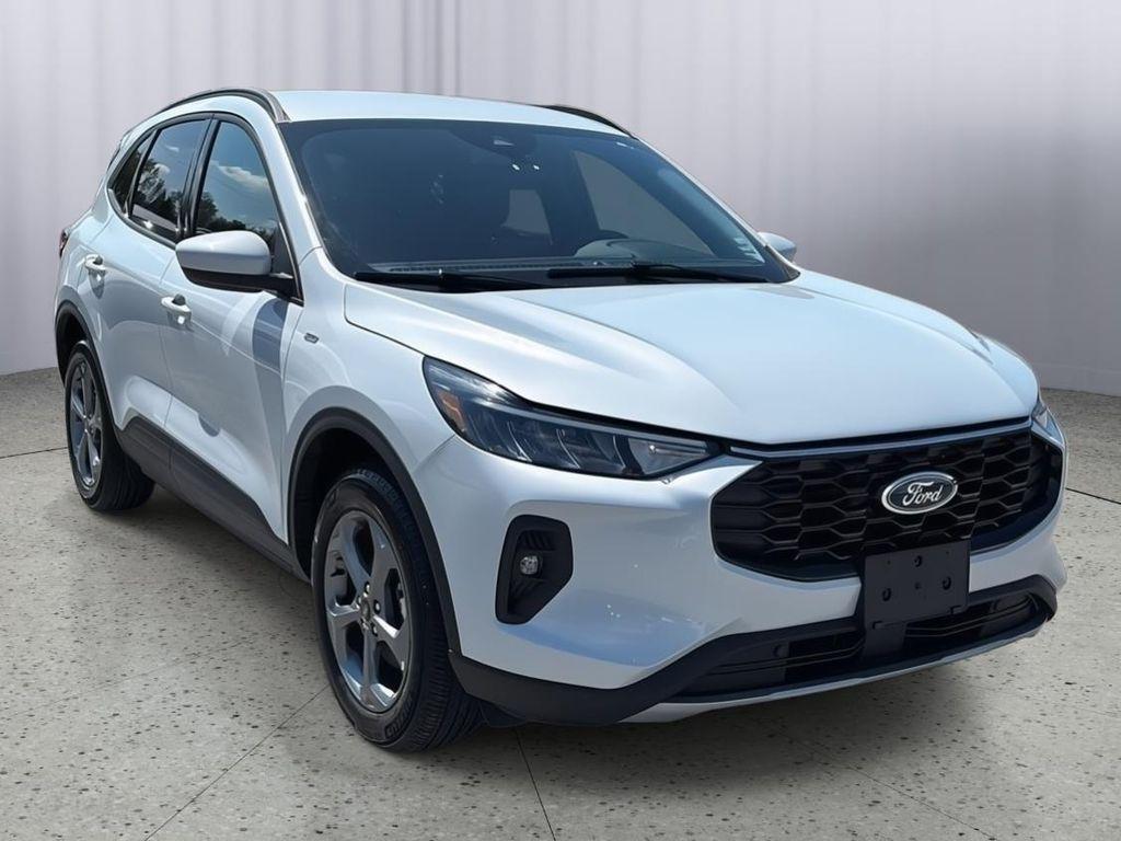 used 2025 Ford Escape car, priced at $26,995
