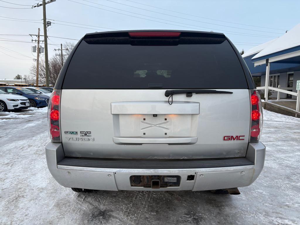 used 2011 GMC Yukon car, priced at $7,000