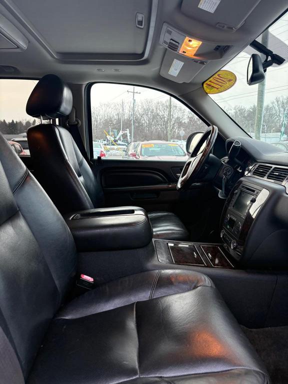 used 2011 GMC Yukon car, priced at $7,000