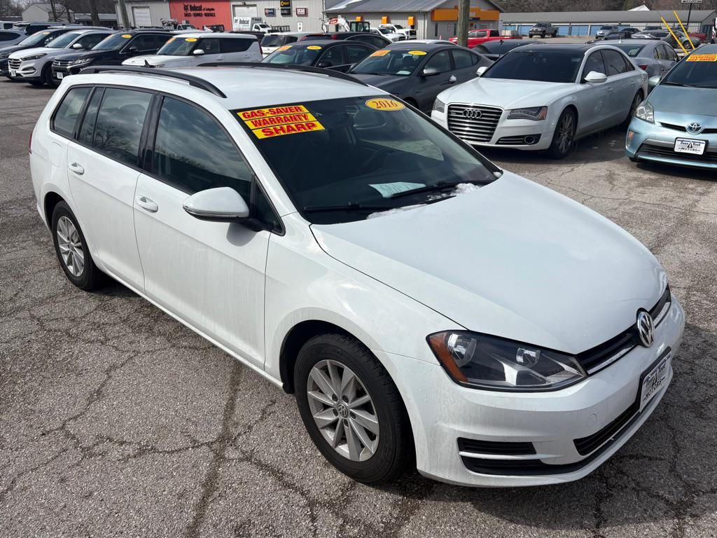 used 2016 Volkswagen Golf SportWagen car, priced at $11,000