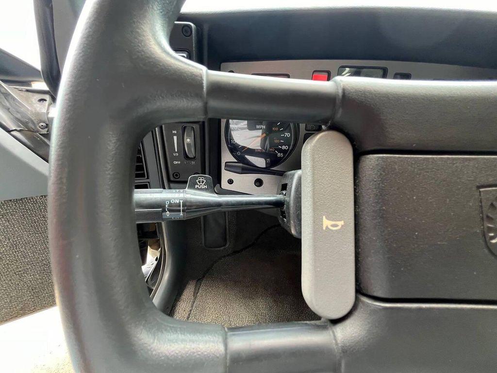 1987 White Pontiac Fiero