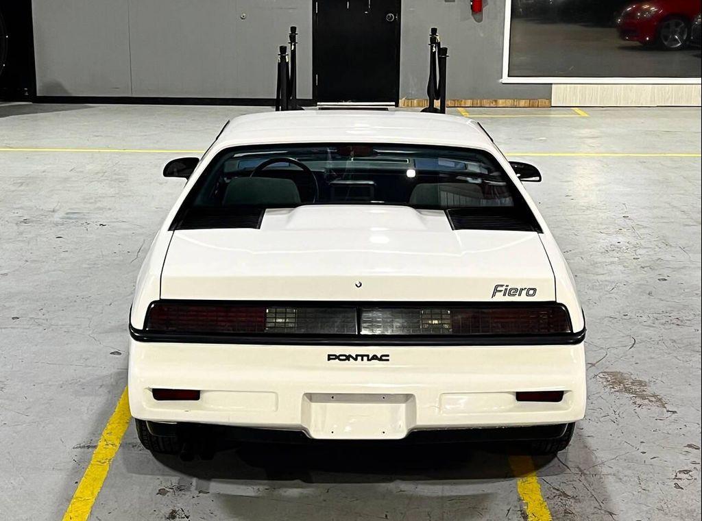 1987 White Pontiac Fiero